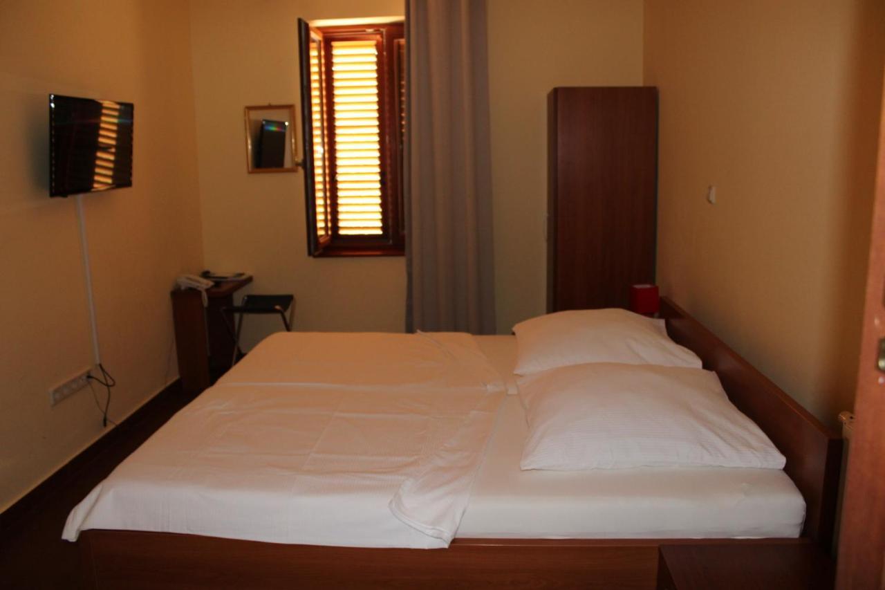 Hotel Roski Slap Drniš Екстериор снимка