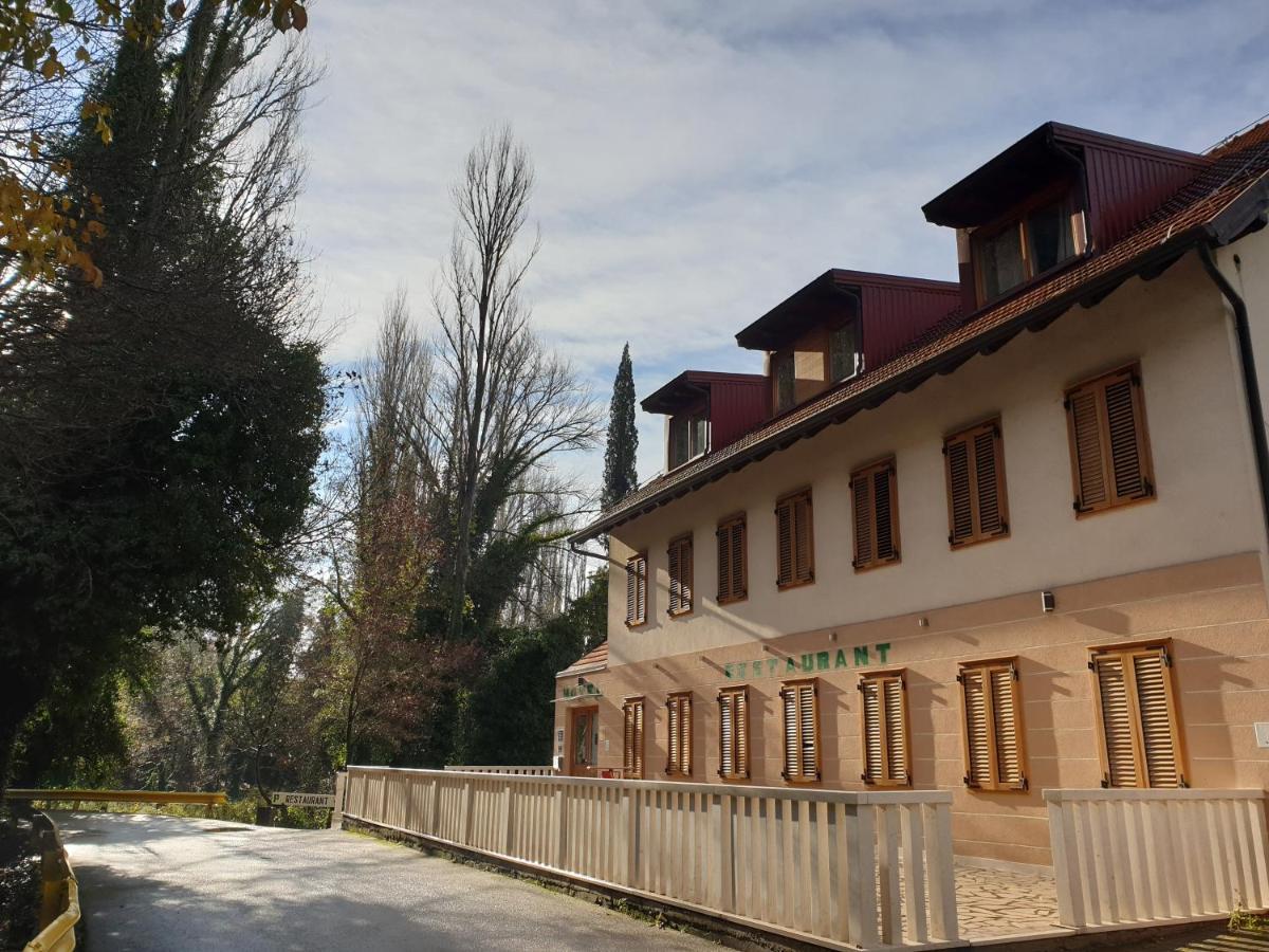 Hotel Roski Slap Drniš Екстериор снимка